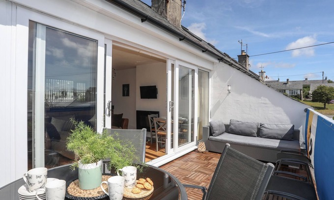 Abersoch House | 21 CAE DU, country holiday cottage, with a garden in Abersoch