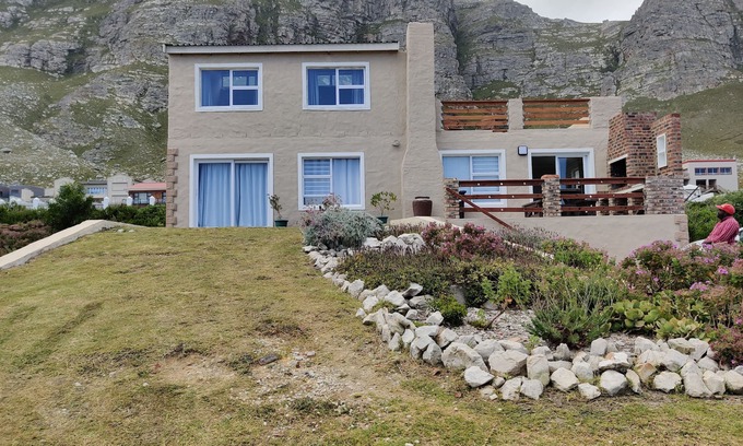Betty's Bay Cottage | 210 Degrees South, paradise in Sunny Seas