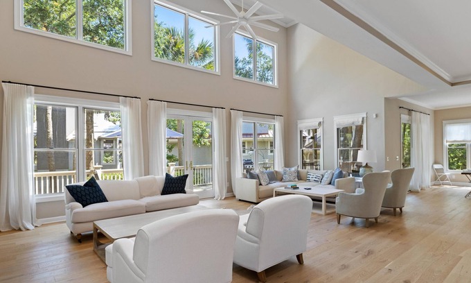 Vanderhorst Plantation House | 214 Glen Abbey: 4BR Home, Walk or Bike Beach, Beach Gear/Bike Credit
