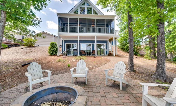 Seneca House | 214 m² House ∙ 4 bedrooms ∙ 8 guests