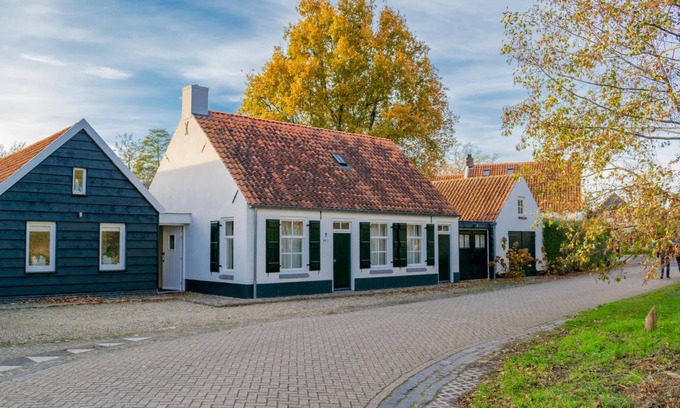 Oosterhout House | 220 m² House ∙ 6 bedrooms ∙ 12 guests