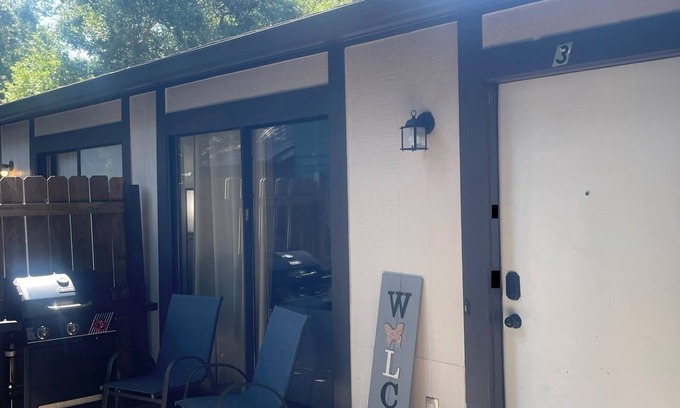 Brent Apartment | 22min to Beach+full apartment+sleep6+BBQ Grill