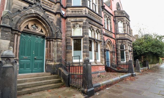 Carlisle Cottage | 23 CHATSWORTH SQUARE, family friendly, with a garden in Carlisle