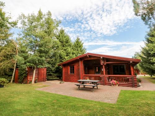 Morpeth House | 23 Lakeside Drive