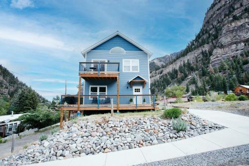 Ouray House | 230 9th Avenue