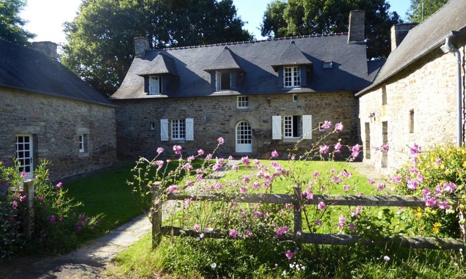 Peillac House | 240 m² Gîte ∙ 3 bedrooms ∙ 10 guests
