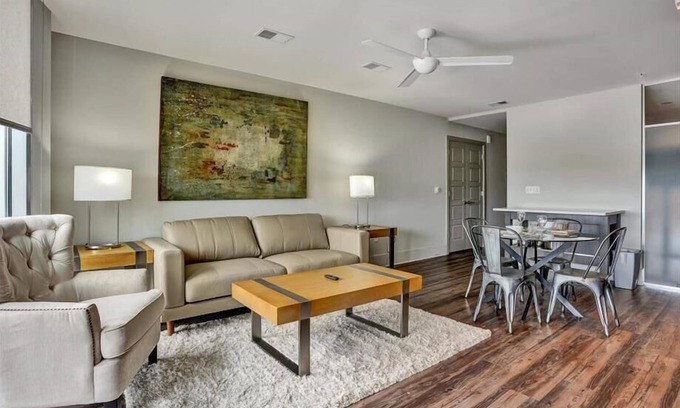 Garden Hills Apartment | 24hr Gym, Pool&Sauna | Full Kitchen w/Island | Peachtree