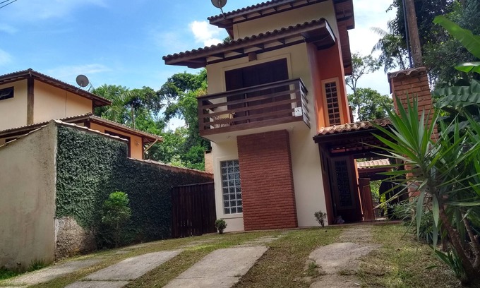 Camburi House | 24hrs security, clean, nice, airy.