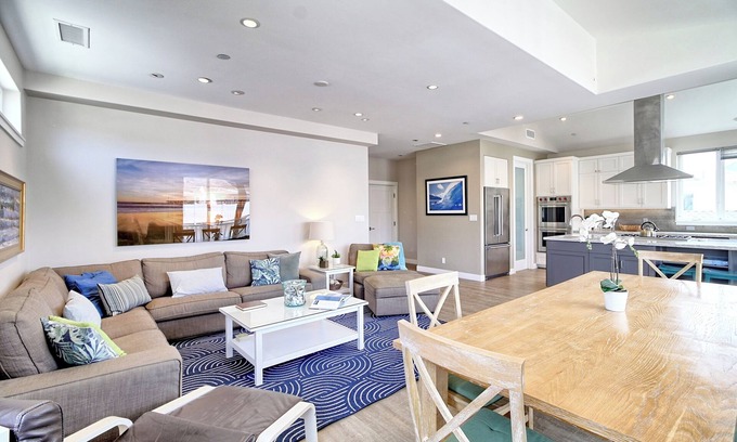 Pierpont Bay House | 25% Off Sept 18-21 Steps To Sand, Spacious & Comfy