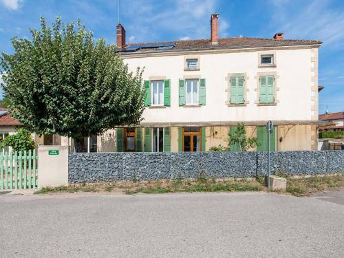 Dompierre-les-Ormes House | 250 m² House ∙ 3 bedrooms ∙ 6 guests
