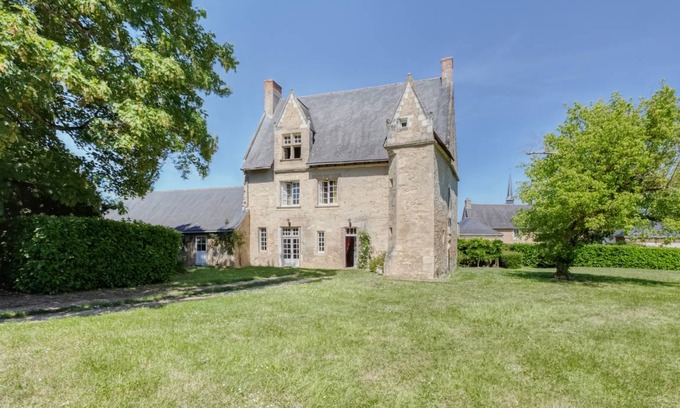 Montigne-les-Rairies House | 250 m² House ∙ 5 bedrooms ∙ 6 guests