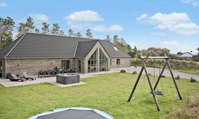 Toftum House | 250 m² House ∙ 8 bedrooms ∙ 16 guests