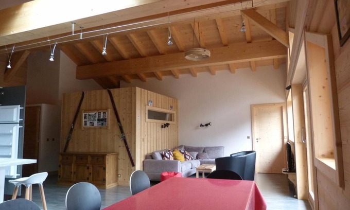 Areches Apartment | 250m from ski lifts, 3rd floor, parking, tv, ski locker, 120m², Arêches-Beaufort