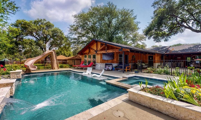 Tomball House | 256 m² House ∙ 3 bedrooms ∙ 10 guests
