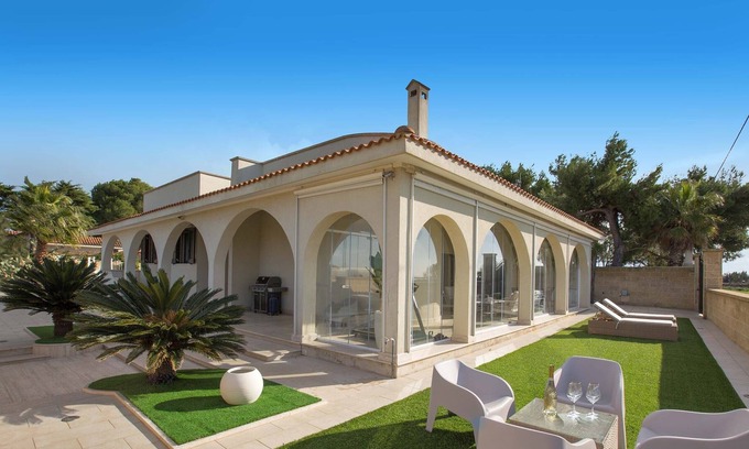 Scala di Furno Villa | 2660 Villa Montecarlo by Perle di Puglia