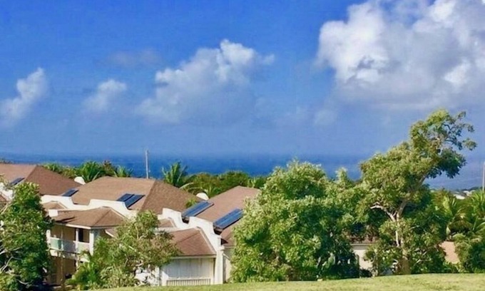 Vuemont Apartment | ‘267atVuemont’. Beautiful Luxury 2 Bed Apartment, Tropical Gardens & Sea Views