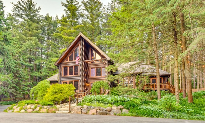 Drayton Plains Cottage | 269 m² Cabin ∙ 4 bedrooms ∙ 14 guests