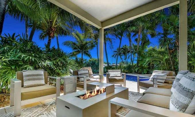 Lighthouse Point House | 279 m² House ∙ 4 bedrooms ∙ 8 guests