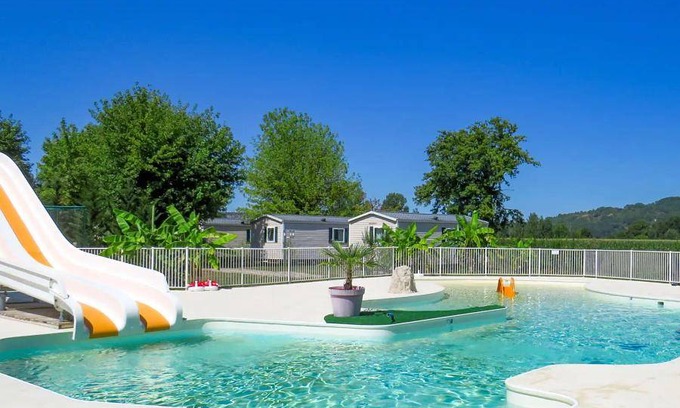 Terrasson-la-Villedieu House | 28 m² Mobile home ∙ 3 bedrooms ∙ 6 guests