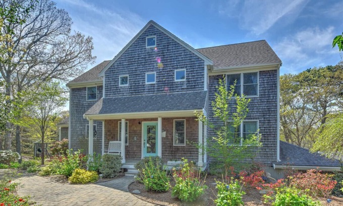Waquoit Village House | 28 Parsons- New Listing! 5-Bedroom home in charming East Falmouth, pet-friendly!
