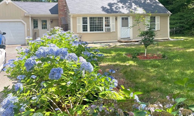 Sandwich House | 28 Race Lane - Cape Cod home with private lake & tennis access