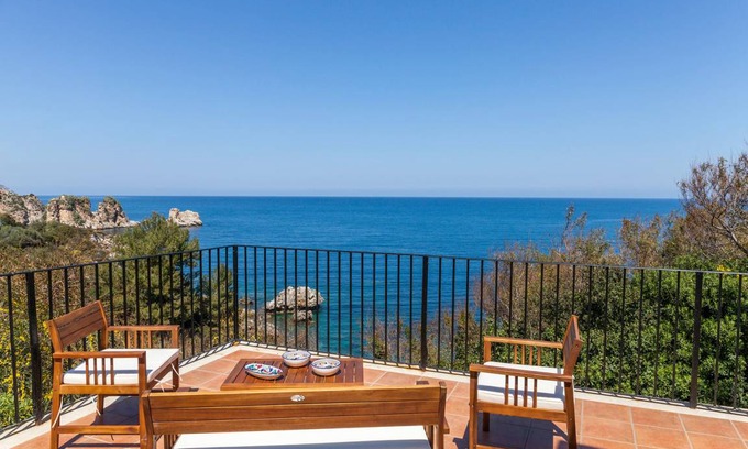 Scopello Villa | 280 m² Villa ∙ 4 bedrooms ∙ 8 guests