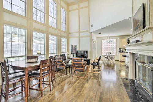 Spring Branch East House | 289 m² House ∙ 3 bedrooms ∙ 9 guests