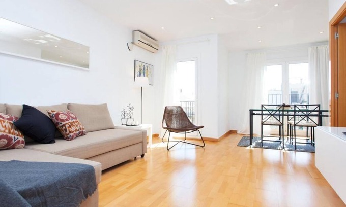 el Camp d'en Grassot i Gracia Nova Apartment | 2bd Apartment Close to Rambla Catalunya