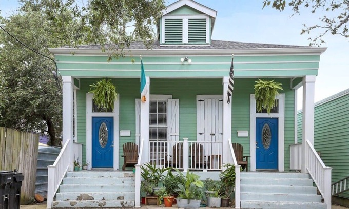 Mid-City House | 2BD In Heart of Mid CIty | 2 Blocks off Street Car