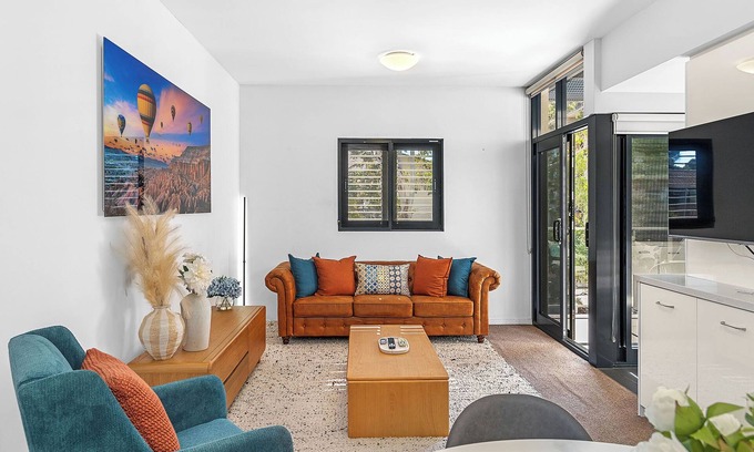 Perth Apartment | 2BDR on Beaufort Street + Parking - Mount Lawley