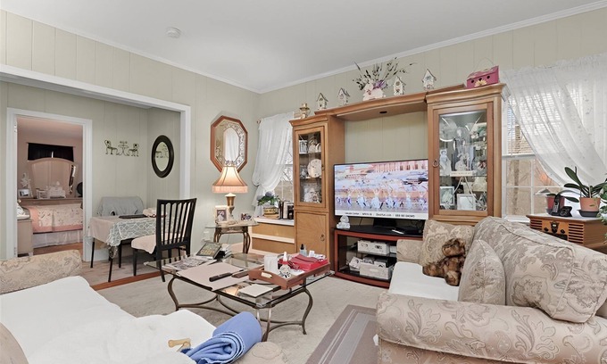 Pleasantville Cottage | 2BDRM COTTAGE IN PLEASANTVILLE