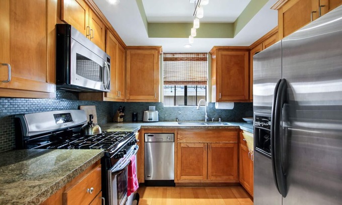 Westwood Condo | 2Bed 2bath Quiet Comfortable 10671 Wilkins Westwood Westside Condo