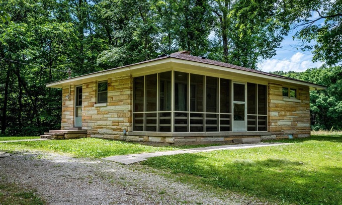 Kurtz Cottage | 2BR, 1BA cottage