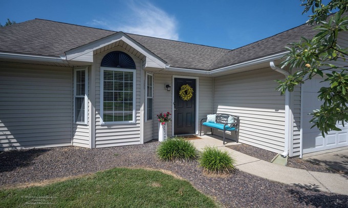 Santa Claus House | 2BR/2Bth, walking to Holiday World. Outdoor grilling area. Family Friendly!