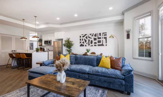 North Philadelphia West Apartment | 2BR| Across from Fairmount Park| 10 mins to DT