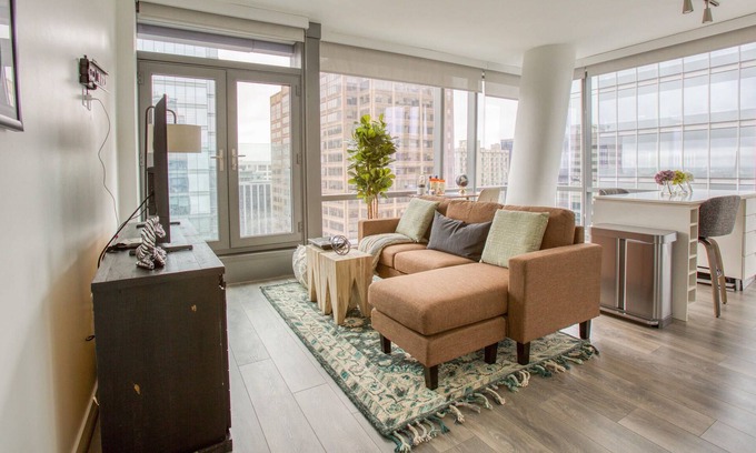 North Rosslyn Apartment | 2BR Apartment in Arlington