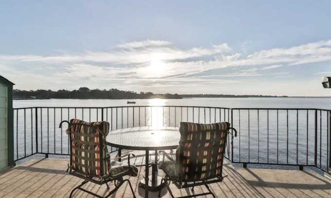 Seven Coves Condo | ☘2BR Breathtaking⭐Sunrise Waterfront Balcony⭐Condo