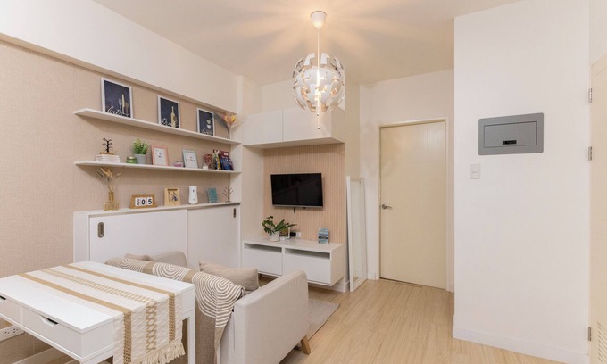 Project 4 Condo | 2BR Condo + Balcony & WiFi @ Infina Towers near LRT