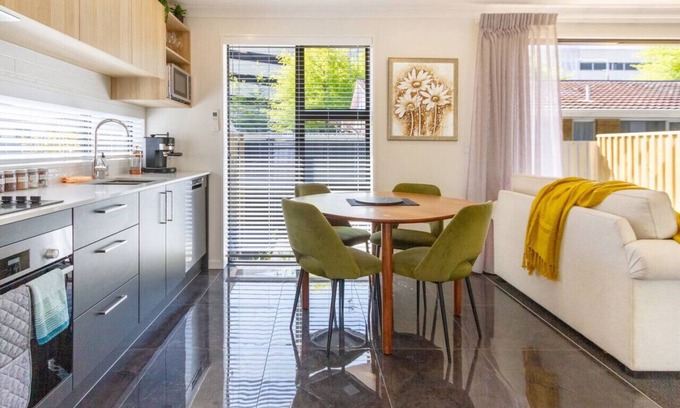 Riccarton House | 2BR Townhouse, Riccarton Mall, Hagley Park
