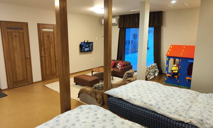 Maiko Villa | 2min walk to Maiko Ski Resort 1 group only pets ok