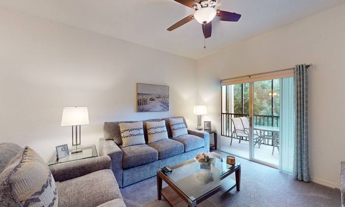 Bahama Bay Condo | 2nd-floor condo with basketball court, gym, sauna & balcony - near theme parks