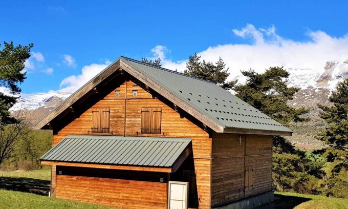 La Joue du Loup Apartment | 2nd floor, view mountain, terrace, parking, tv, ski locker, 27m², La Joue du Loup