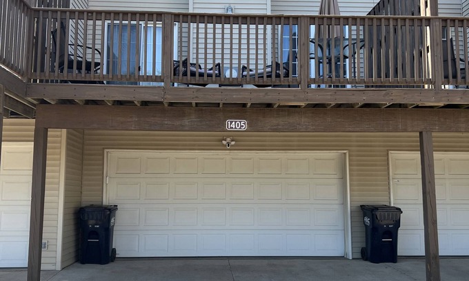 Weber House | 3 Bed, 2.5 Bath Large 3 Level Condo West Side Iowa City