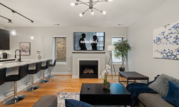 Heart of Chicago Apartment | 3 Bed 2 Bath Chicago Retreat w Balcony & Parking