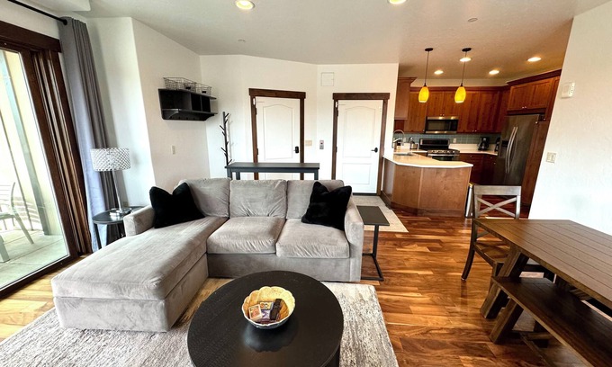 Willow Grove Condo | 3-bed, 2-bath condo on the Riverwalk in Silverthorne; Easy access to Summit!