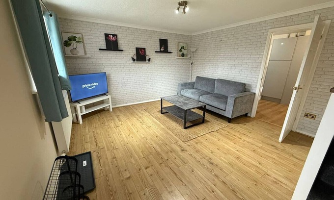 Bradley Stoke House | 3 bed house by mustang escapes