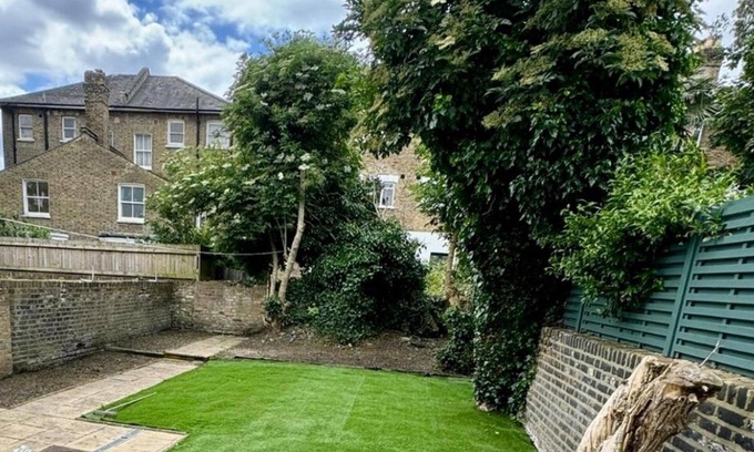 Vassall House | 3 bed House Camberwell With Private Garden