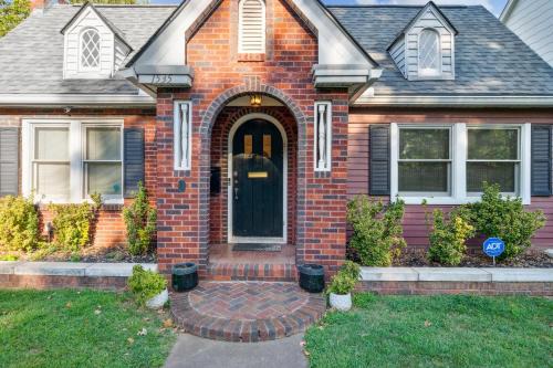 Cherry Street House | 3 Bed, Office, Hot Tub, 2 Min To Cherry St