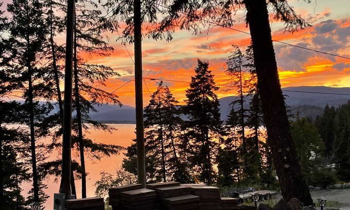 Blind Bay Cottage | 3 bedroom 2 bath cottage semi lake front with beach, dock and awesome views
