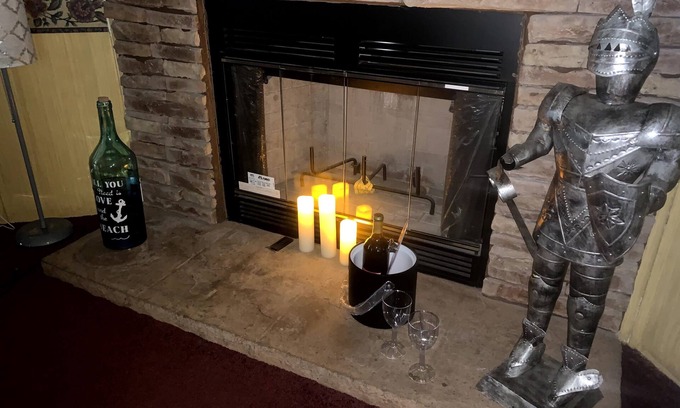Douglas House | 3 bedroom/2 bathroom , cozy place with game room.